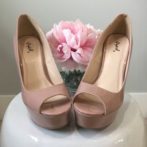 ✨SALE✨Qupid Peep Toe Platforms
